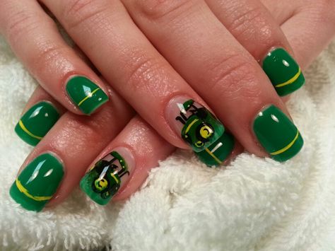 John Deer gel nails Tractor Nails, John Deere Nails, Country Girl Nails, Deer Nails, Hollywood Nails, Camo Nails, Country Nails, Homecoming Ideas, Glow Nails