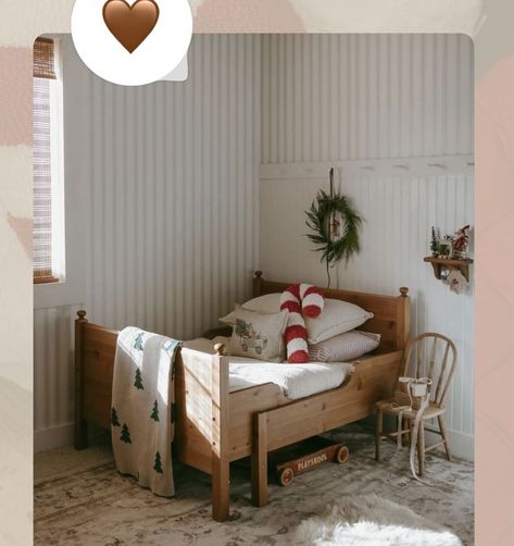 Kids Room Christmas Decor Ideas, Swedish Nursery, Vintage Toddler Rooms, Kids Room Christmas, Christmas Kids Room, Vintage Kids Room, Cottage Interior Design, Toddler Boy Room Decor, Traditions Around The World