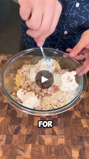 Cracked Chicken Enchiladas, Chicken Enchiladas Videos, Red Beans And Rice Recipe Easy, Enchiladas Chicken, Mexican Menu, Lo Carb Recipes, Creamy Chicken Enchiladas, Chicken Recipies, Mexican Food Recipes Easy