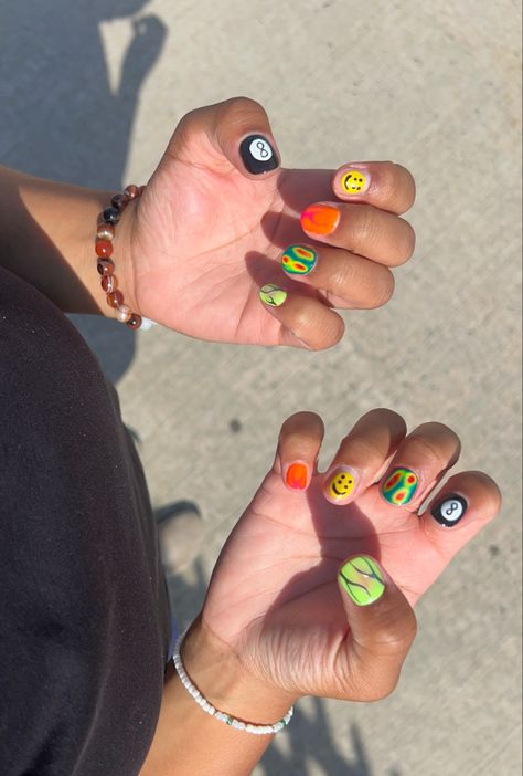 Nail Designs For Concert, Cute Painted Nail Ideas, Simple Masculine Nail Designs, Black Manicure Designs, Nail Inspo For Guys, Masculine Manicure, Simple Junk Nails, Nails On Men, Boy Nails Ideas