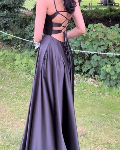 Lace Up Prom Dress Back, Dress Cross Back, Back Cross Strap Dress, Prom Dresses Tie Back, Strappy Prom Dress, Tie Back Prom Dress, Lace Up Dress Back, Prom Dress Ideas Unique, Sewing Reference