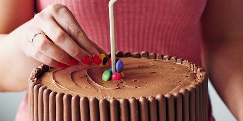 How to make an anti-gravity cake - BBC Good Food Gravity Cakes, Anti Gravity Cake, Wilton Candy Melts, Gravity Defying Cake, Gravity Cake, Candy Cakes, Anti Gravity, Special Cake, Birthday Cake Decorating