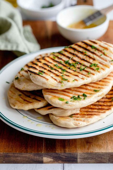 Spelt Yogurt Flatbread is a simple yeast-free recipe made on the stovetop in 15 minutes. Serve them with curries, soups, and roasted chicken or veggies.#jernejkitchen #spelt #flatbread #naan #sidedish #stovetop #bread Stovetop Bread, Yogurt Flatbread Recipe, Flatbread Dough Recipe, Yogurt Flatbread, Yeast Free Recipes, Spelt Recipes, Flatbread Recipes, Beautiful Food Photography, Mood Food