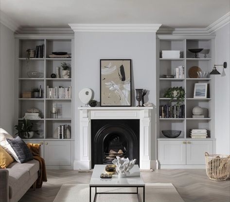 Built In Bookshelves Around Fireplace, Fireplace Alcove Ideas, Bookshelves Around Fireplace, Siting Room, Built In Bookshelves, Fitted Bedroom Furniture, Fireplace Bookshelves, Snug Room, Room With Fireplace