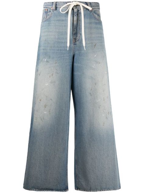 MM6 Maison Margiela Distressed wide-leg Jeans - Farfetch Margiela Jeans, Clothes Teen, Fame Dr, Girl House, Denim Cotton, Mm6 Maison Margiela, Washed Denim, Cargo Jeans, Flared Jeans