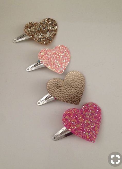 Girls Hair Bows Diy, Heart Clip, Diy Leather Earrings, Hair Clips Diy, Etsy Diy, Baby Hair Accessories, Handmade Hair Bows