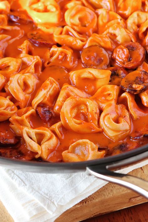 Cheesy Sausage Tortellini Recipe. SO GOOD! One dish, and done in 30 mins or less. Cheesy Sausage Tortellini, Kevin And Amanda, Cheese Tortellini Recipes, Easy Homemade Pasta, Tortellini Recipe, Pasta Easy, Sausage Tortellini, Tortellini Recipes, Tortellini Pasta