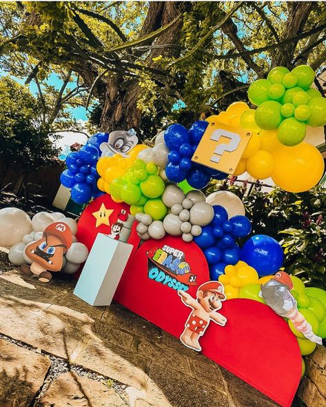 Mario Theme Balloon Garland, Mario Brothers Balloon Arch, Rainbow Road Mario Kart Decorations, Mario Kart Backdrop, Mario Kart Birthday Party Backdrop, Mario Kart Party, Mario E Luigi, Super Mario Cake, Super Mario Bros Party