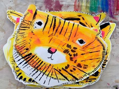 Tiger Art And Craft, Lion Art Project, Elementary Animal Art Projects, Lion Kids Art, Tiger Art Lesson, Every Child Is An Artist Display, Forest Crafts, Art Education Projects, Tiger Crafts