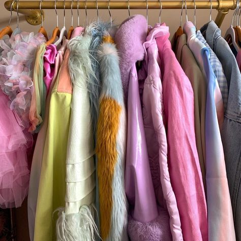 Luna Lovegood Aesthetic, Penelope Garcia, Colorful Wardrobe, 13 Going On 30, Fancy Nancy, Luna Lovegood, Taylor Swift Album, Camp Half Blood, Polly Pocket