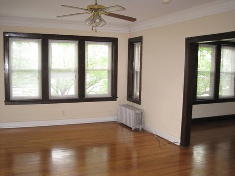 White Trim Interior, Brown Windows, Exterior Bungalow, Black Trim Interior, Wood Window Trim, White Window Trim, Vinyl Window Trim, Black Window Trims, Dark Wood Trim