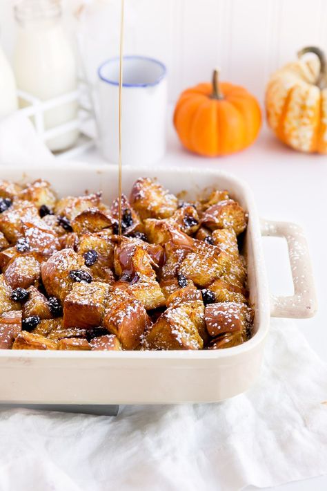 Overnight Cinnamon Raisin Pumpkin French Toast Bake - Broma Bakery Overnight French Toast Bake, Pumpkin Spice French Toast, Pumpkin French Toast Bake, French Toast Bake Overnight, Apple French Toast, Pumpkin Spice Bread, French Toast Bake Recipe, Broma Bakery, French Toast Casserole Recipes