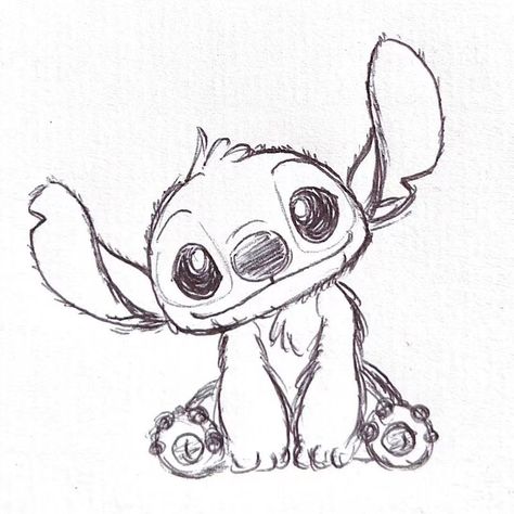 Pencil Art Drawings Stitch, Drawing Disney Ideas, Cute Lilo And Stitch Drawings, Art Sketches Stitch, Stitch Love Drawing, Stitch Disney Sketch, Drawing Ideas For High School Students, Stitch Art Drawing, Cartoon Drawings With Color