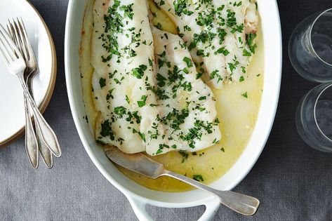 Genius Baked Fish with Butter and Sherry - Best Fish Recipes Leftover Fish, Sherry Recipes, Best Fish Recipes, Baked Fish Fillet, Dinner Party Dishes, Fish Fillets, How To Cook Fish, White Fish, Baked Fish