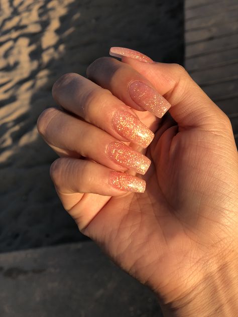 peach glitter nails ✨🍑 Peach Glitter Nails, Bright Red Nails, American Nails, Christmas Manicure, Peach Nails, Design Nails, Romantic Colors, What Is Christmas, Halloween Nail Art