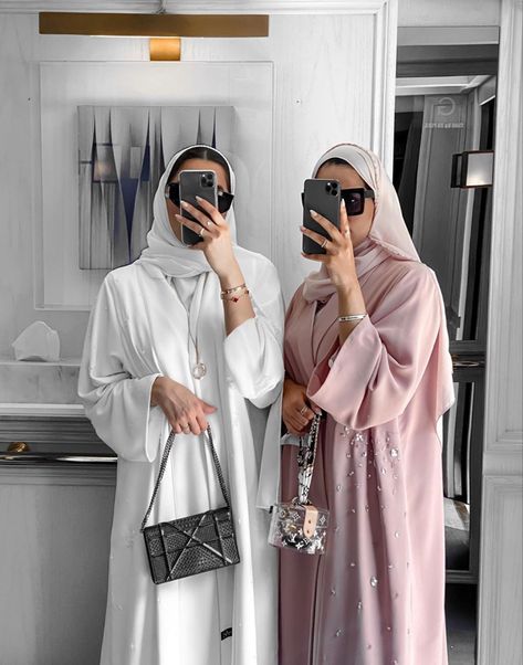 Outfit Designer, Modern Abaya, Abaya Fashion Dubai, Hijab Inspiration, Stile Hijab, Mode Turban, Modest Fashion Hijab, Muslim Fashion Hijab Outfits, Hijabi Fashion Casual