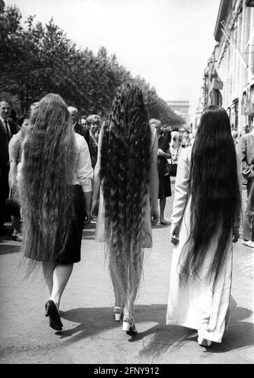 Long Hair From Behind, Long Hair And Mustache, 70s Style Hair, 1970s Hair, Celebrity Long Hair, Printmaking Inspiration, 1970s Hairstyles, Hair Magic, Long Blond