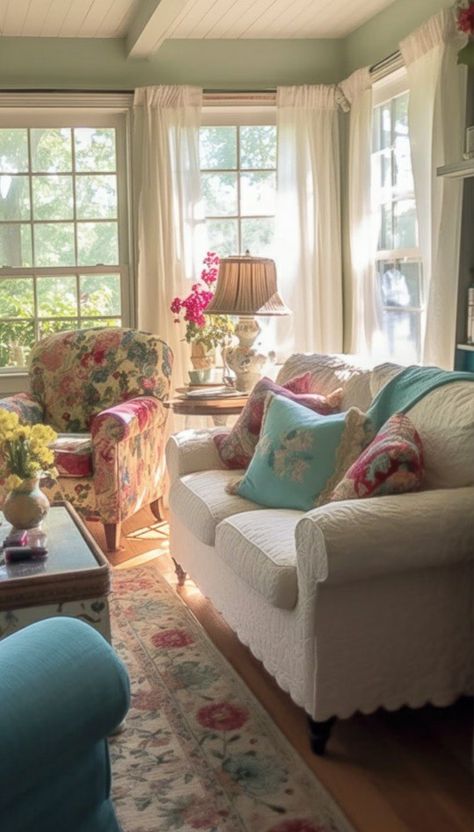 Cottage Style.. my favorite Popular Furniture Trends, Ladybug Farm, Bungalow Interiors, Sitting Areas, Upholstery Ideas, Southern Cottage, Casa Country, Cottage Charm, Cottage Living Rooms