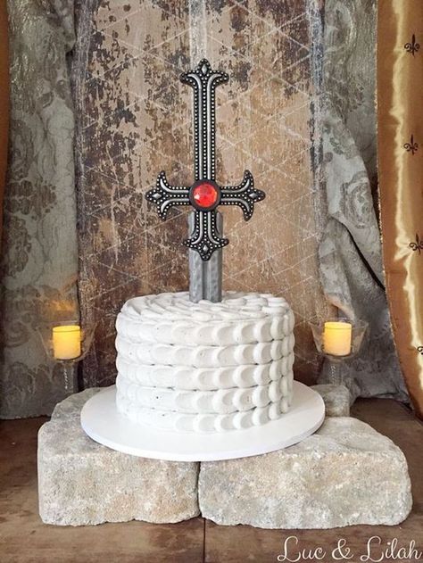 Men Party Ideas, Knight Party Ideas, Medieval Cake, Medieval Masquerade, Stone Cake, Viking Birthday, 30th Cake, Castle Birthday Party, Knight Birthday