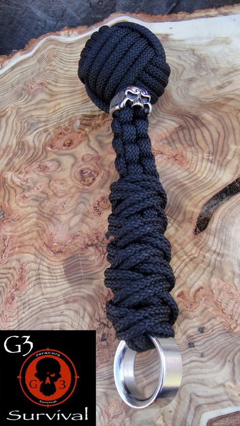 Self Defense Tips, 550 Cord, Paracord Knots, Paracord Keychain, Rope Knots, Zombie Survival, Paracord Projects, Micro Macramé, Edc Gear