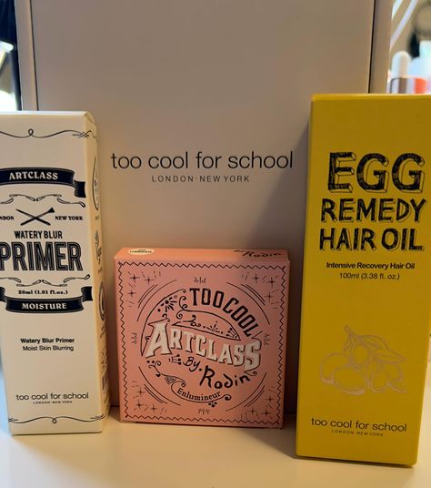 @toocoolforschool.us @toocoolforschool_official gifted me these three products and I am OBSESSED!!😍 Included in this package: - Artclass by Rodin Watery Blur Primer - Artclass by Rodin Highlighter in shade Luminous - Too Cool For School Egg Remedy Hair Oil 🤍🤍 The hair oil smells absolutely divine, with a floral scent that isn’t overpowering. The highlighter is such a beautiful natural glow that goes so well with any and all looks. The primer is such a beautiful texture and consistenc... Artclass By Rodin, Too Cool For School, Beautiful Textures, Floral Scent, Natural Glow, Hair Oil, Blur, Highlighter, Egg