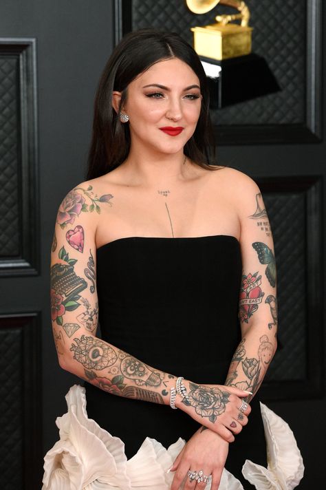 Grammy Outfits, Black Strapless Gown, Lavender Gown, 2021 Makeup, Grammys Red Carpet, Julia Michaels, The Grammys, Old Hollywood Glam, Popsugar Beauty