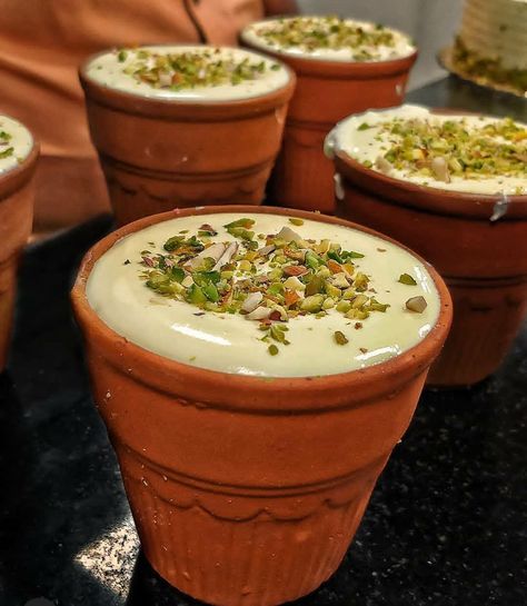 Duh rabi is an authentic drink all over india and is loved by many.  #desistreetfood #wanderaroundthestreet #lovedorstreetfood. Kheer Snap Story, India Food Traditional, Indian Street Food Photography, World Street Food, Indian Fast Food, Indian Desert, Desi Street Food, Mango Lassi, Vegetarian Snacks Recipes