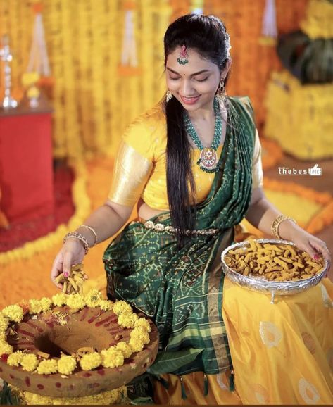 Pasupu Danchadam Photos, Pasupu Kottadam Photo Poses, Goduma Rai Decoration, Pasupu Danchadam Decoration, Pasupu Function Decoration, Pasupu Kottadam Decoration, Haldi Photoshoot, Marriage Photoshoot, Natural Wedding Hairstyles