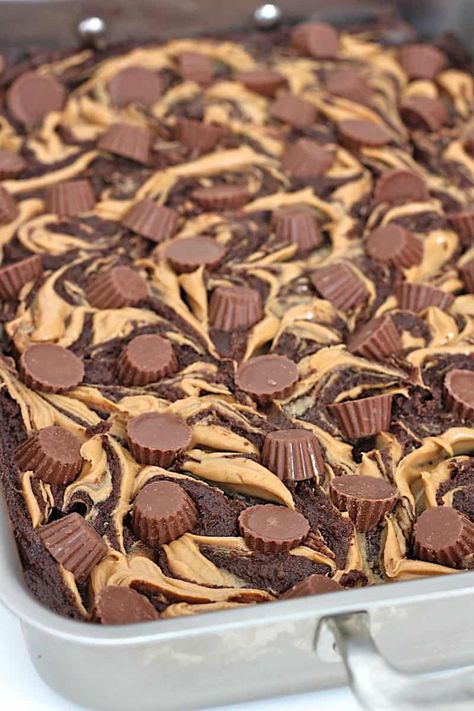 Swirled Peanut Butter Cup Brownies The Baker Mama, Baker Mama, Crumble Cookie Recipe, Swirl Cookies, Peanut Butter Cup Brownies, Peanut Butter Brownie, Chocolate Peanut Butter Brownies, Brownie Cups, Dessert Bar Recipe