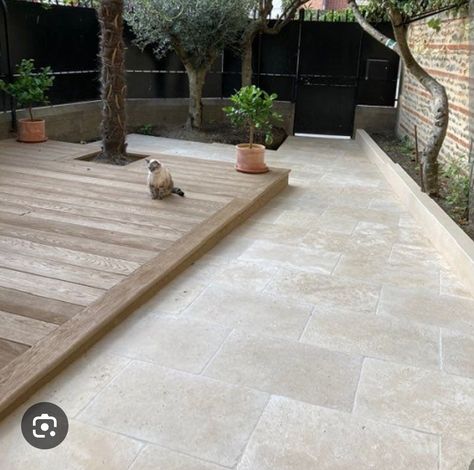 Spanish House Exterior, Patio Chico, Travertine Patio, New Patio Ideas, Pool Paving, Travertine Outdoor, Travertine Pool, Pool Remodel, Small Balcony Design