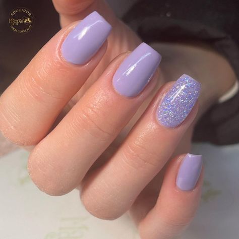 Lilac Purple Nails With Design, Lilac Manicure Lavender, Homecoming Nails Light Purple, Simple Short Purple Nails, Light Purple Nails Gel, Purple Nail Simple, Purple Nail Designs Gel, Cute Hoco Nails For Purple Dress, Light Purple Gel Nails Short