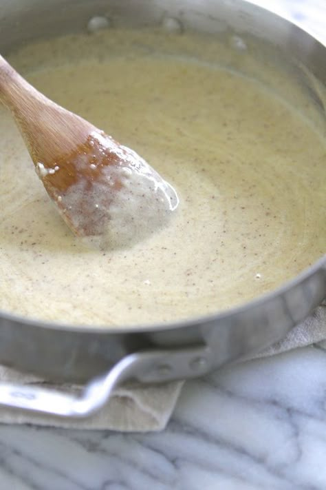 Browned Butter Alfredo Sauce Sauce Au Poivre, Pasta Recipes Alfredo, Dip Sauce, Gravy Sauce, Browned Butter, Alfredo Pasta, Savory Sauce, Alfredo Sauce, Brown Butter