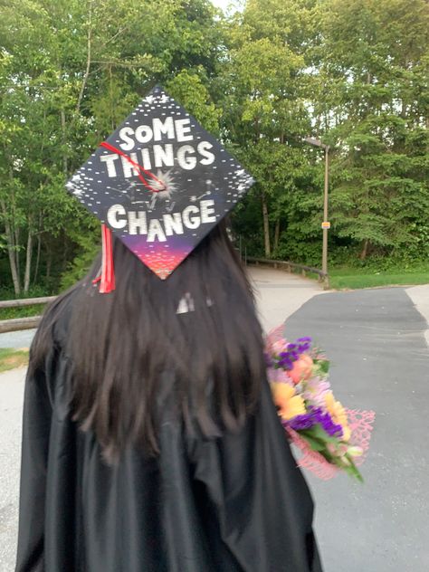 louis tomlinson grad cap! saturdays x night changes Louis Tomlinson Graduation Cap, Night Changes, Grad Caps, Cap Ideas, Grad Pics, Grad Cap, Fan Girl, Diy Birthday Gifts, Graduation Cap