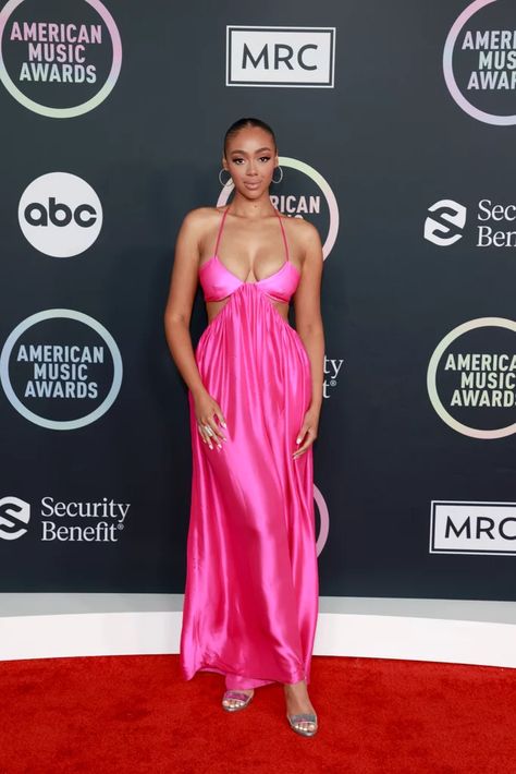 Every Look From the American Music Awards Red Carpet 2021 | POPSUGAR Fashion American Music Awards Red Carpet, Stylish Celebrities, Red Carpets, Popsugar Fashion, Womens Style, American Music Awards, Celebrity Red Carpet, Red Carpet Looks, Celebrity Fashion