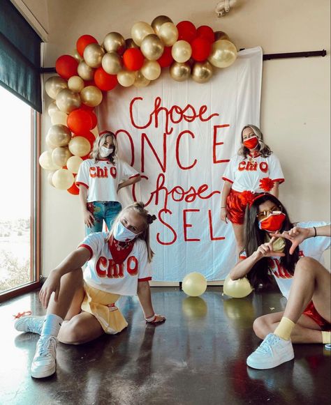 Chi O Bid Day Themes, Alpha Chi Omega Recruitment Decorations, Chi Omega Bid Day Themes, Chi Omega Philanthropy Events, Sorority Bid Day Banner, Chi Omega Recruitment, Coke Float, Chi Omega Sorority, Sorority Recruitment