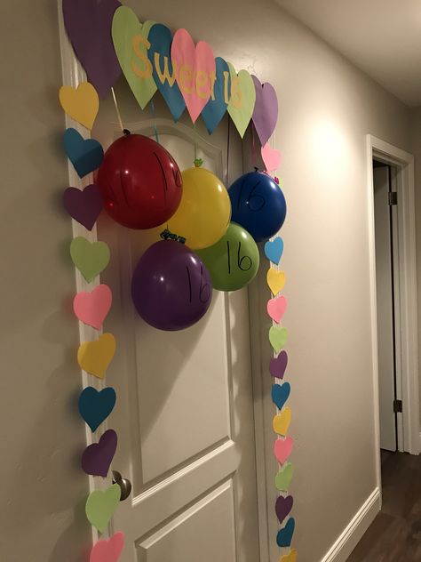 Sel Projects, Birthday Door Decorations, Bedroom Door Decorations, Birthday Morning, Birthday Door, 25th Birthday Parties, Birthday Traditions, Easy Birthday