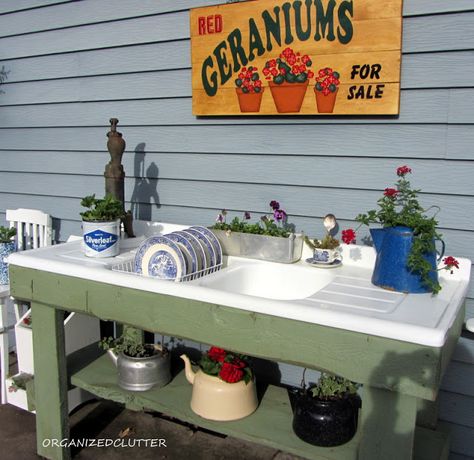 Every time I see someone make a gardening table out of an old sink, I kick myself for not rescuing the one out of my old house before it was torn down. Love this! Potting Bench Ideas, Outside Sink, Outdoor Sink, Outdoor Potting Bench, Vintage Tea Kettle, Vintage Sink, Garden Sink, Cast Iron Sink, Old Sink