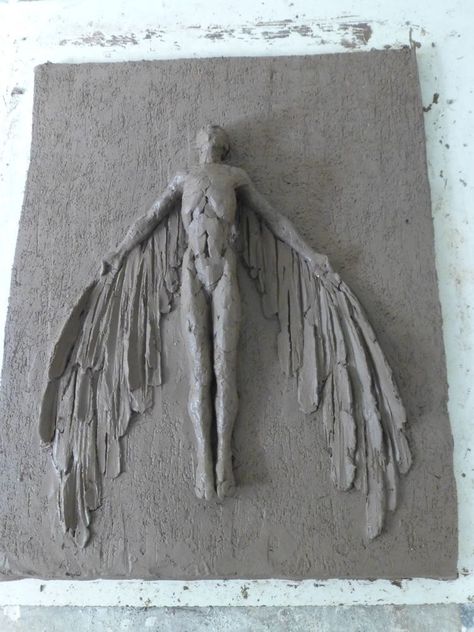 Clay Relief Ideas, Cool Sculptures Creative, Armatures For Sculpting, Angel Clay Sculpture, Clay Sculpture Art Project Ideas, Ceramic Art Sculpture Creative, Cool Clay Sculpture Ideas, Clay Relief Art, Relief Sculpture Ideas Art Projects