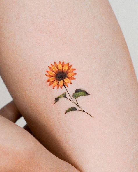 minimalistic sunflower tattoo Word Tattoos On Arm, Small Words Tattoo, Wörter Tattoos, Sunflower Tattoo Small, Tattoo Tiny, Model Tattoo, Word Tattoo, Small Flower Tattoos, Small Girl Tattoos