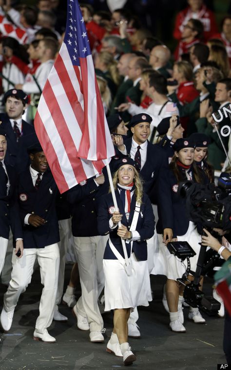 Mariel Zagunis, 2 time gold medal winner in fencing, leads Team USA Into Olympic Stadium for the 2012. opening ceremony. Flag Bearer, Nike Lebron Shoes, Team Usa Olympics, London Country, Olympic Party, Usa People, 2012 Summer Olympics, Olympics Opening Ceremony, Olympic Stadium