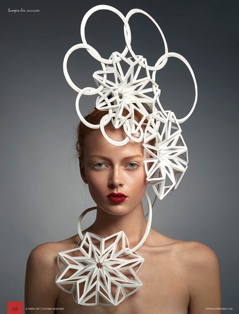 Headgear Fashion Ideas, Paper Headpiece, Headgear Fashion, Paper Folding Techniques, Ideas Illustration, Folding Techniques, Paper Fashion, Paper Dress, Body Adornment