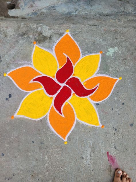 Swastik Rangoli Designs, Swastik Rangoli, Easy Rangoli Designs Videos, Border Rangoli, Diwali Photos, Rangoli Designs Simple Diwali, Rangoli Border, Rangoli Borders, New Rangoli Designs