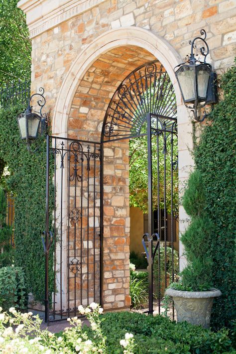 #Grand #Entrance into #Villa #Siena and #Italian #Inspired #Wedding #Venue More ideas at www.facebook.com/villasiena Italian Gates Entrance, Landscaping Entrance, Entrance Gates Driveway, Brick Archway, Ranch Gates, Villa Siena, Italian Inspired Wedding, Estate Gates, Garden Wall Designs