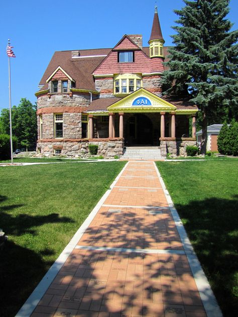 Victorian Fraternity House Sorority House Exterior, Historical Mansions, Harris House, Janesville Wisconsin, Fraternity House, Queen Anne House, Sorority House, Sims Houses, Tower House