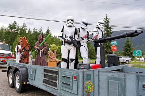 Star Wars Float Ideas, Star Wars Golf Cart Decorations, Star Wars Float Parade, Parade Float Waves, Floats For Parade Homecoming, Canada Day, Bake Sale, Float, Floating