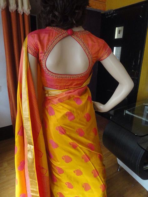 Unique Blouse Design Back, Blouse Designs High Neck, Designs Dress, Kanjivaram Saree, Saree Blouse Neck Designs, Backless Blouse Designs, Ideas Embroidery, Sari Blouse Designs, Blouse Designs Indian