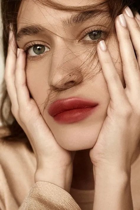 Blurred Lips, Jessica Stam, Pinterest Makeup, Nicole Richie, Beauty Shots, Red Lip, Beauty Life, Everyday Makeup, Makeup Trends