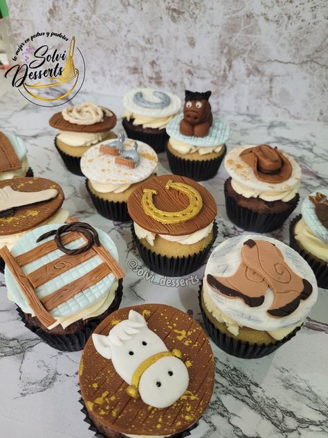 #vaqueros #vaquero #caballos #rancho #campo #herradura #cercas #espuelas #sombrero #chaparreras#botas #botasvaqueras #cupcakes  #cupcakedecorating  #yelowstone #cupcakelovers #buttercream #cremademantequilla  #decoracionvaquero🐎 #decoration  #decoracion #enparati  #pastry #decoracion #baking #pastrychef #desserts #emprendedores #emprendimiento Western Cupcakes, Cowboy Cupcakes, Cupcakes Decorados, Cake Inspo, Donuts, Fondant, Cupcake, Instagram Photos, Photo And Video