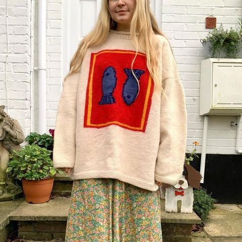 Eleanor on Instagram: "SOLD 💫 VINTAGE fish jumper! 🐟 Hand knitted wool jumper, with two fish on the front & back. The brand is Pachamama. No size stated but would say around an XL. Measurements on request! Made from chunky wool. In great condition 🐟 All the knits are vintage so light wear is to be expected. Any obvious flaws will be noted in the description. 🐠" Two Fish, Wool Jumper, Chunky Wool, Mode Inspiration, Look Cool, Get Dressed, Look Fashion, Outfit Inspirationen, Pretty Outfits