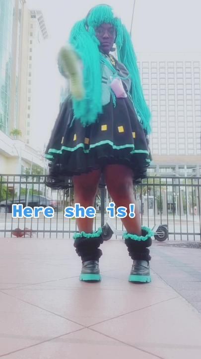 Yarn Hatsune Miku Cosplay! Black Miku Cosplay, Black Miku, Miku Wig, Cosplay Miku, Hatsune Miku Cosplay, Yarn Wig, Miku Cosplay, Proud Of Myself, So Proud